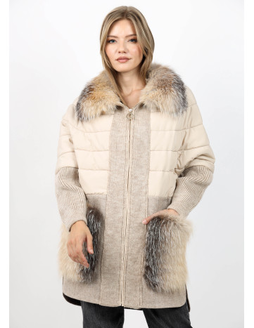 Geacă de Damă din Combinație de Stofă, Fâș și Vulpe...