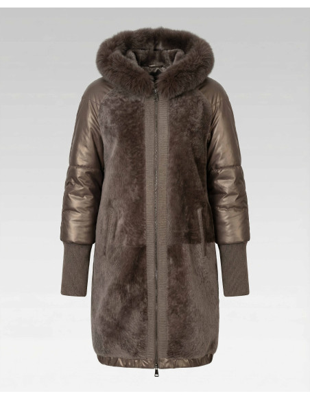 Geacă de Damă din Blană de Miel Australian, Fâș Matlasat și Tricot cu Glugă din Vulpe Argintie Model Georgia Maro 2