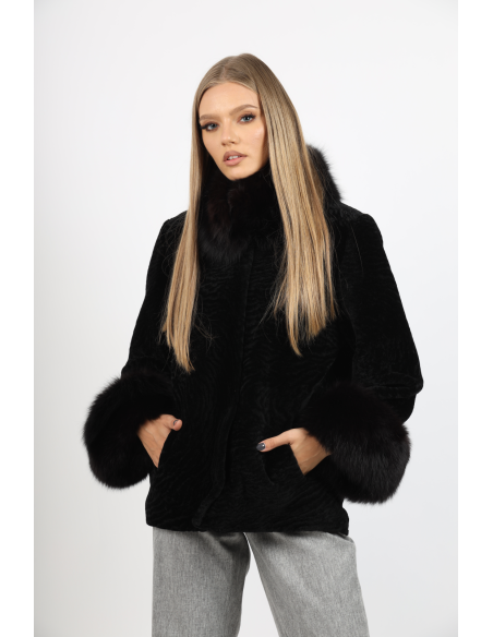 Capă de Damă din Blană de Miel Australian Negru și Guler din Vulpe Argintie Model Mirela Negru