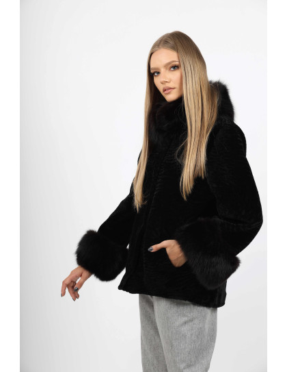 Capă de Damă din Blană de Miel...