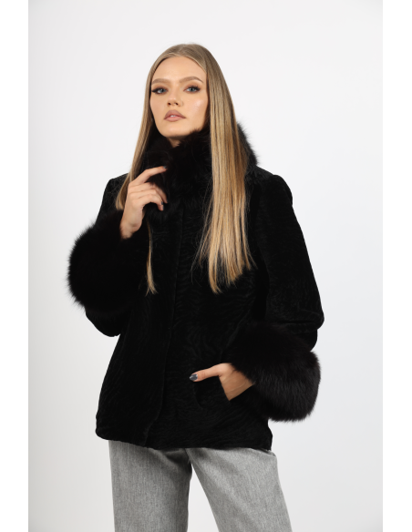 Capă de Damă din Blană de Miel Australian Negru și Guler din Vulpe Argintie Model Mirela Negru