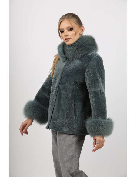 Capă de Damă din Blană de Miel Australian Verde Mentă și Guler din Vulpe Argintie Model Mirela Verde Menta