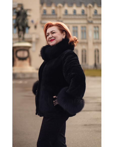 Capă de Damă Model XL din Blană de Miel Australian Negru și Guler din Vulpe Argintie Mirela