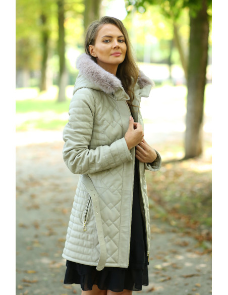 Geacă de Damă Matlasată Din Piele de Miel și Guler din Vulpe Argintie Model Dalia Crem