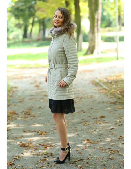 Geacă de Damă Matlasată Din Piele de Miel și Guler din Vulpe Argintie Model Dalia Crem