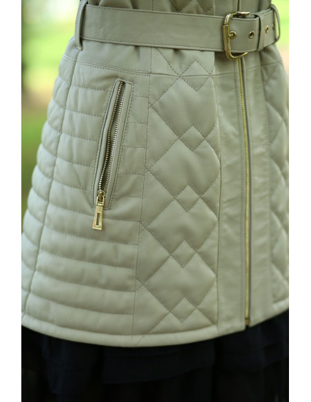 Geacă de Damă Matlasată Din Piele de Miel și Guler din Vulpe Argintie Model Dalia Crem