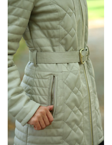 Geacă de Damă Matlasată Din Piele de Miel și Guler din Vulpe Argintie Model Dalia Crem