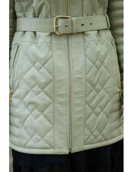 Geacă de Damă Matlasată Din Piele de Miel și Guler din Vulpe Argintie Model Dalia Crem