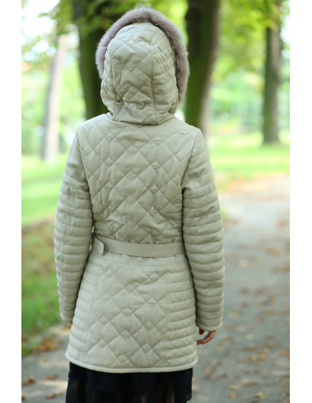 Geacă de Damă Matlasată Din Piele de Miel și Guler din Vulpe Argintie Model Dalia Crem